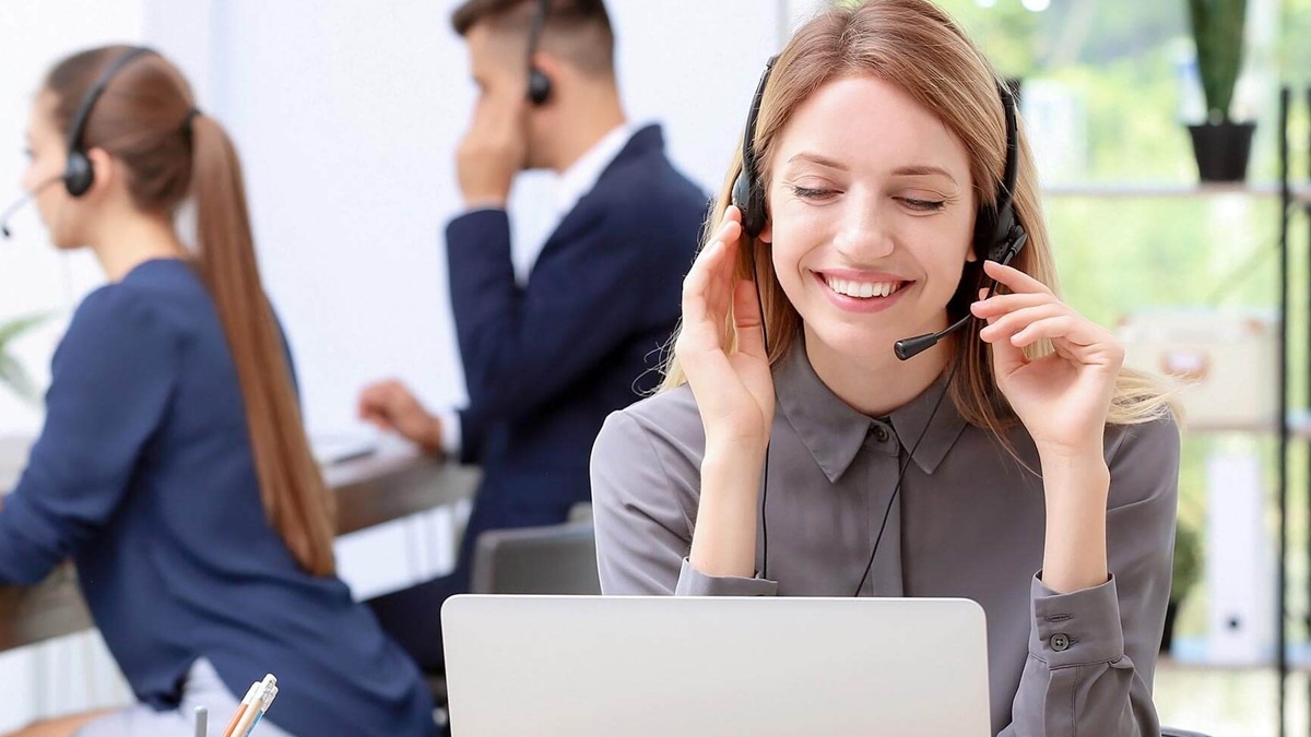 Why Offering Outstanding Customer Service Is Essential for Your ...