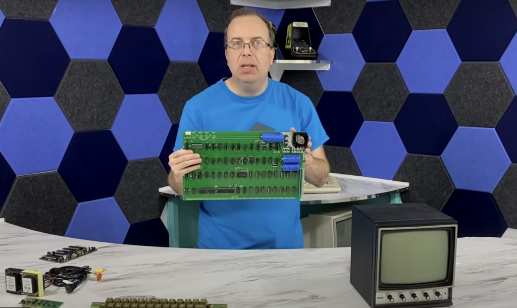 YouTuber shows us how the Apple 1 computer works