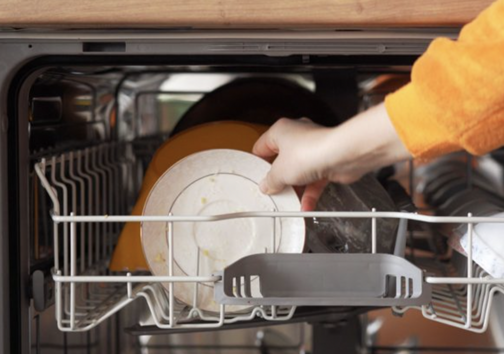 Never Ignore These Dishwasher Problems That You Would Regret Later