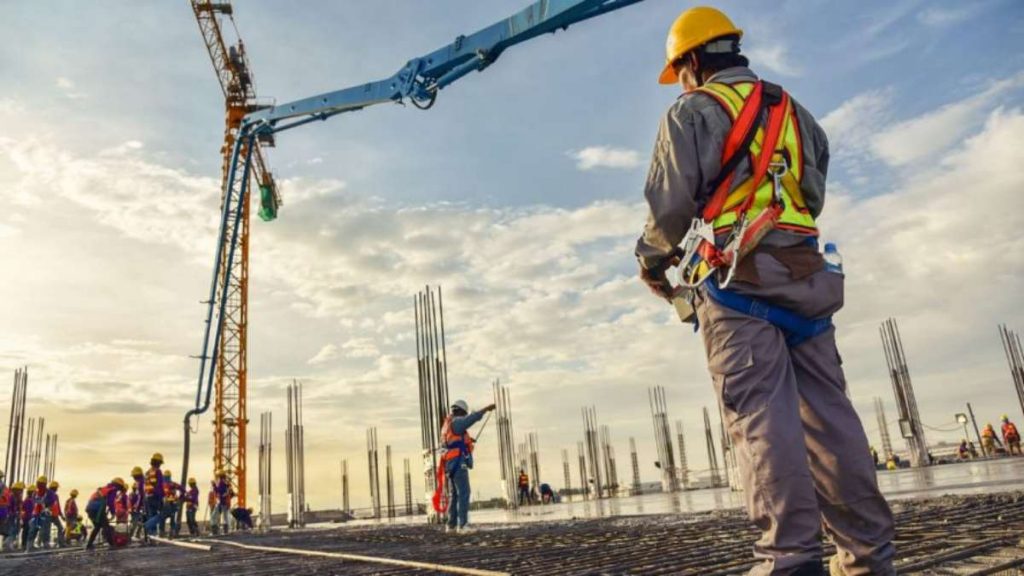 WHY CONSTRUCTION SAFETY NEEDS TO BE TOP PRIORITY IN 2022