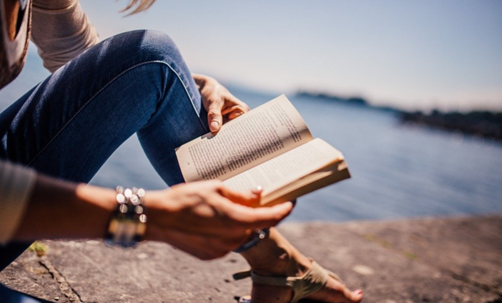 The Best Books to Read While Traveling